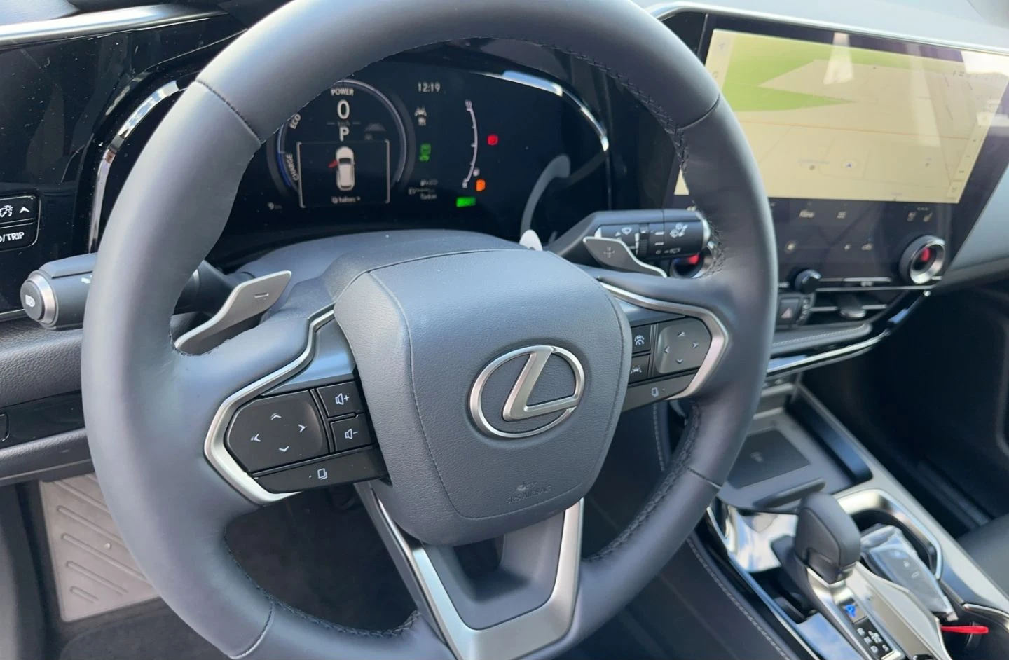 Lexus NX 450 H PLUS/НОВ!/2.5/309HP/LUXURY/HUD/360CAM/NAVI/211b - изображение 8