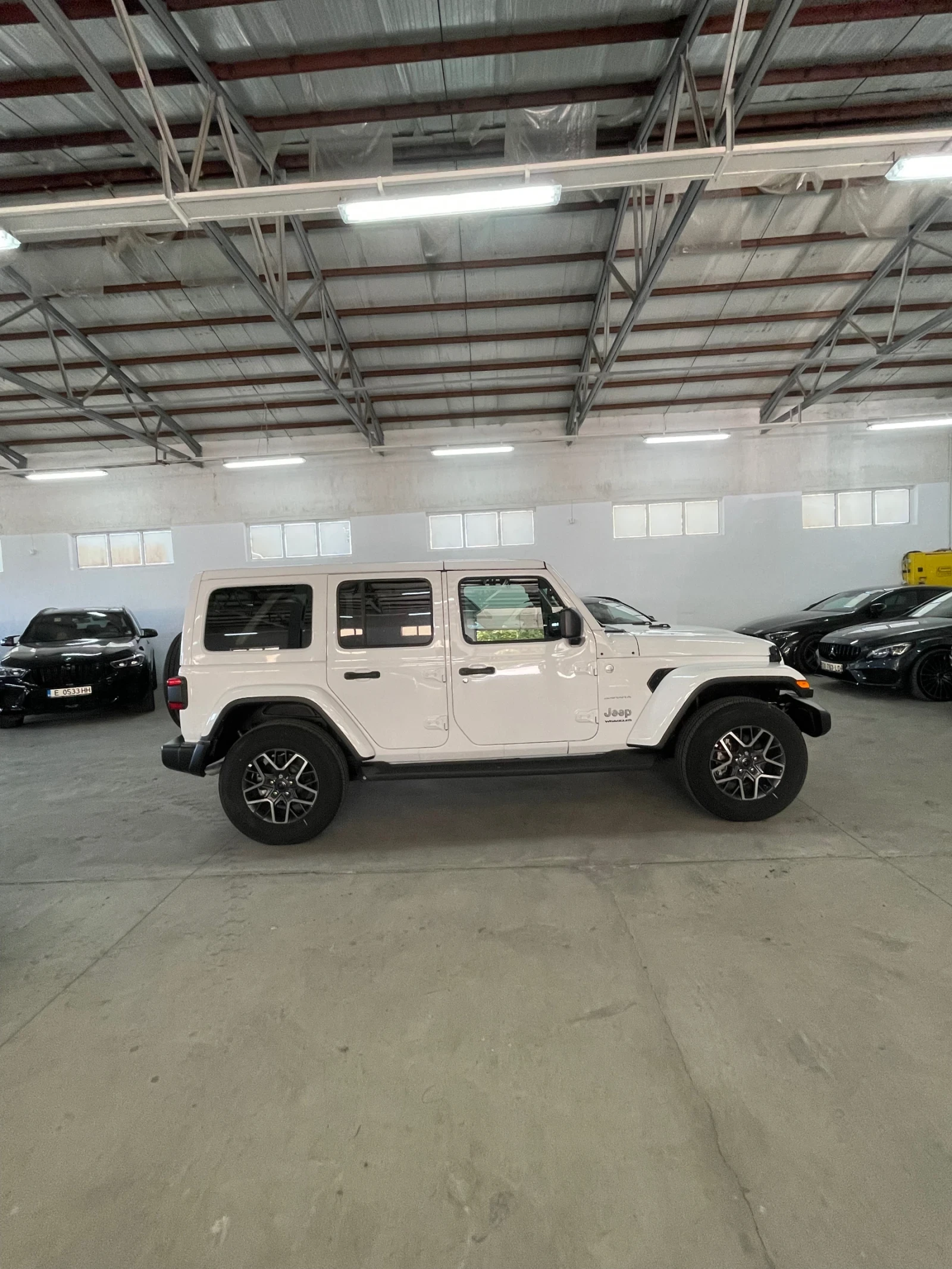 Jeep Wrangler SAHARA 3.6/НОВ/камера/подгр/дистр/FULL!!! - изображение 8