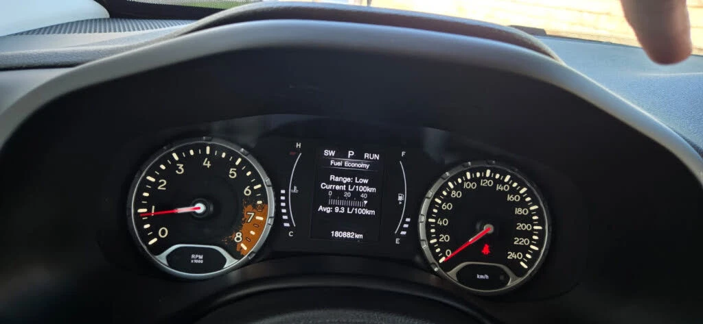 Jeep Renegade Altitude 4WD АвтоКредит  (ЦЕНА ДО БГ), снимка 5 - Автомобили и джипове - 54723514