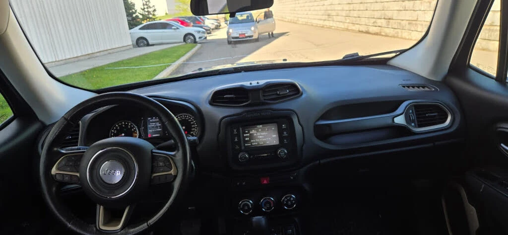 Jeep Renegade Altitude 4WD АвтоКредит  (ЦЕНА ДО БГ), снимка 3 - Автомобили и джипове - 54723514