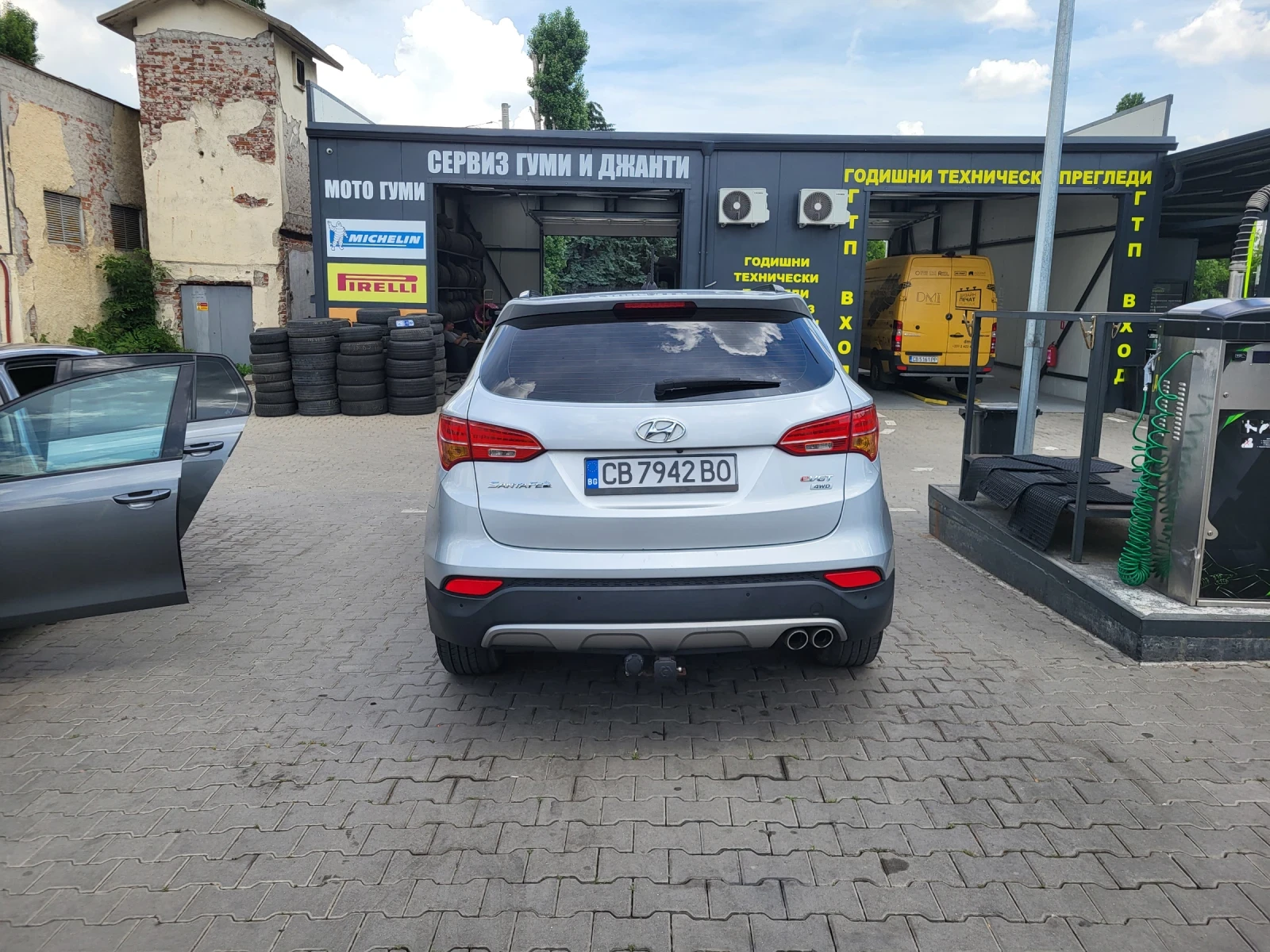 Hyundai Santa fe 2.2CRDi-4wd-Keyless-Camera-Led-Сменени вериги-, снимка 2 - Автомобили и джипове - 54837566