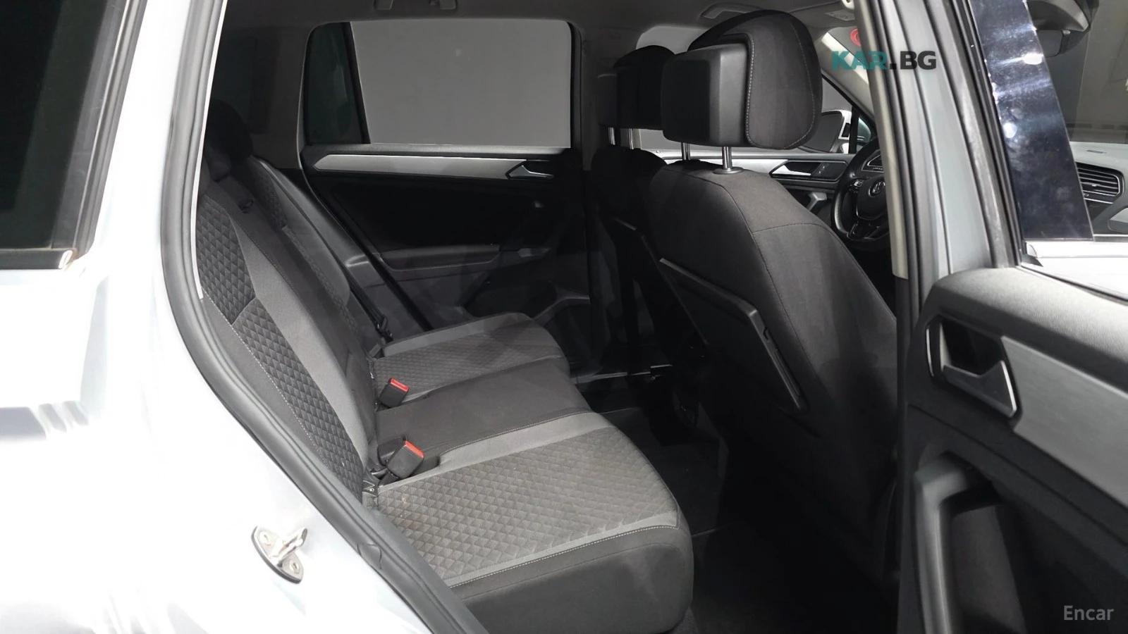VW Tiguan 2.0 TDI, снимка 10 - Автомобили и джипове - 55296467
