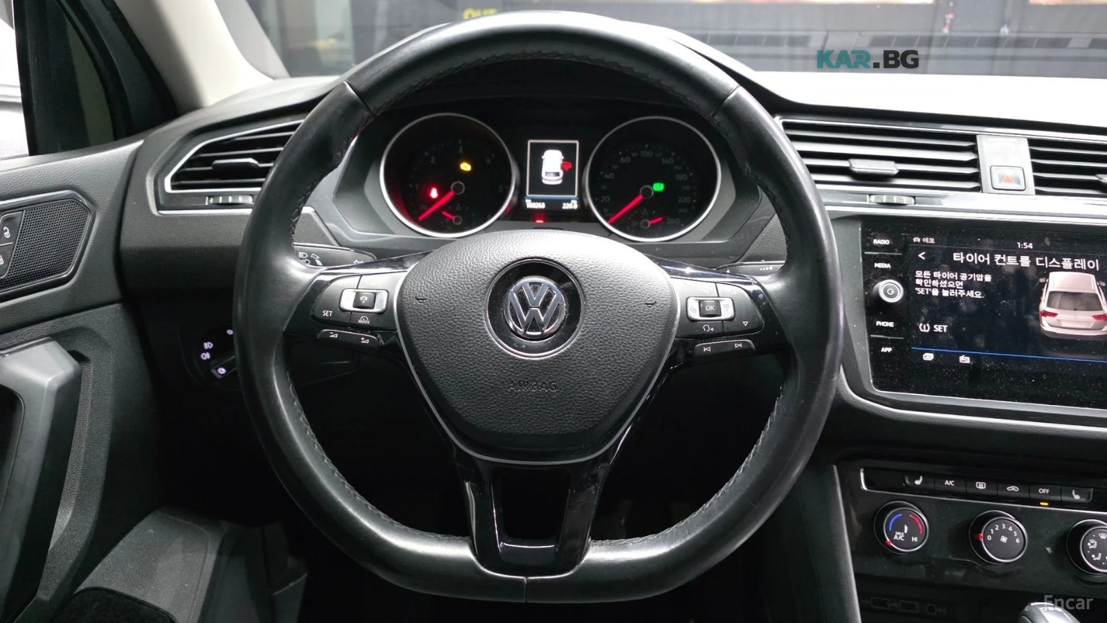 VW Tiguan 2.0 TDI, снимка 11 - Автомобили и джипове - 55296467