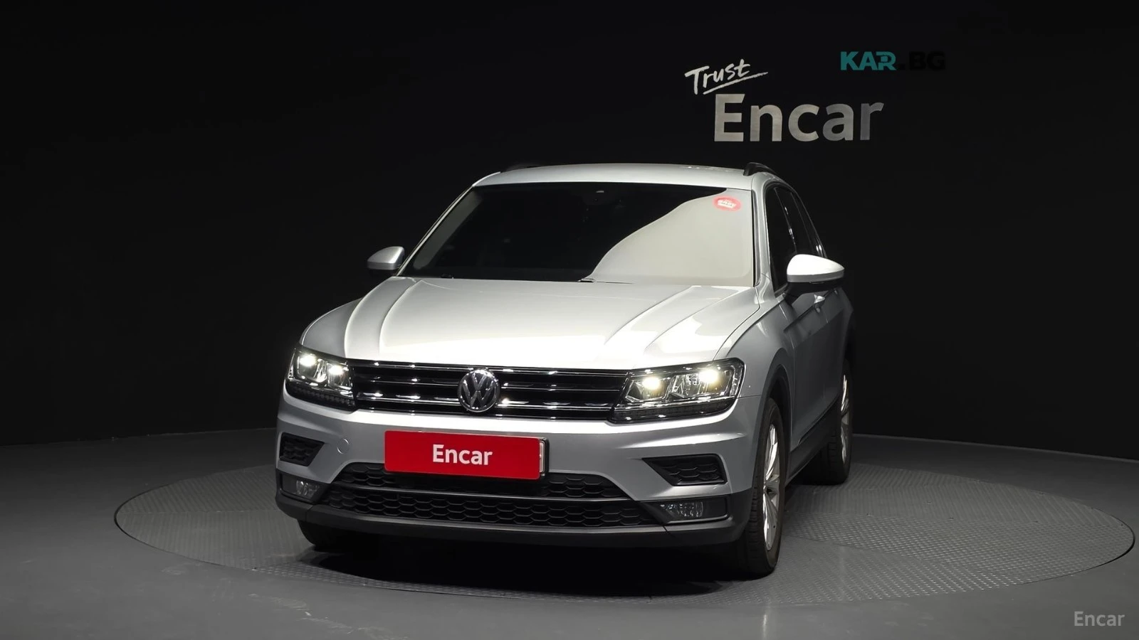 VW Tiguan 2.0 TDI, снимка 3 - Автомобили и джипове - 55296467