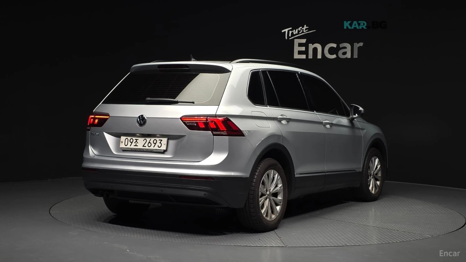 VW Tiguan 2.0 TDI, снимка 2 - Автомобили и джипове - 55296467