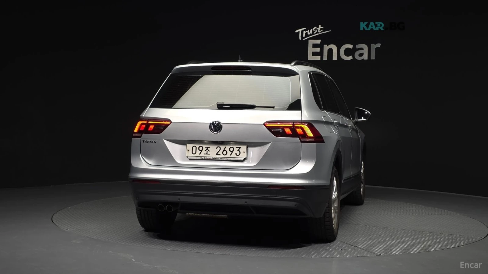 VW Tiguan 2.0 TDI, снимка 4 - Автомобили и джипове - 55296467
