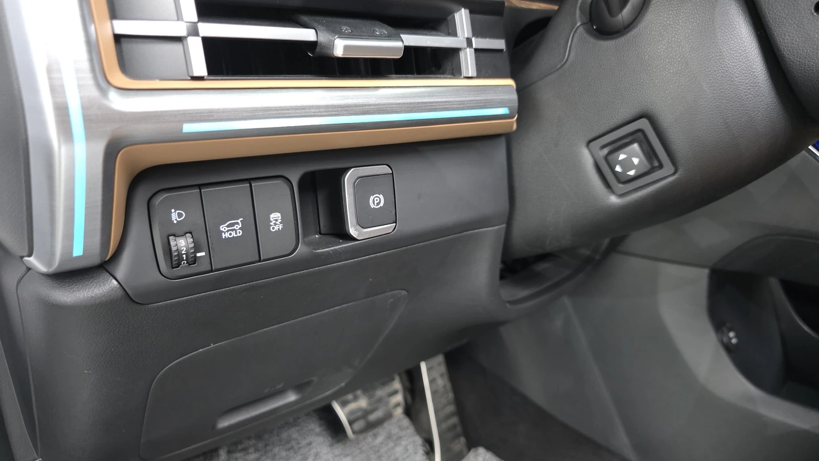 Hyundai Santa fe 1.6 HEV* МАСАЖ* HUD* 360* KEYLESS* КРАЙНА ЦЕНА, снимка 13 - Автомобили и джипове - 55334912