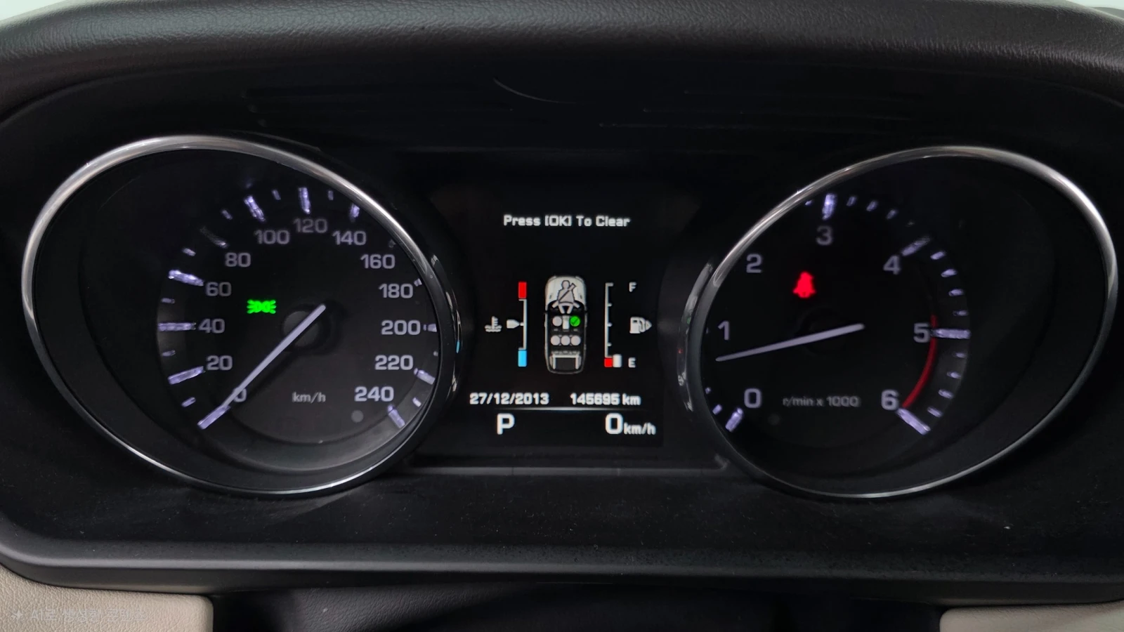 Land Rover Range Rover Sport 3.0 SDV6 HSE | Панорама | Кожа | Memory, снимка 6 - Автомобили и джипове - 55663846