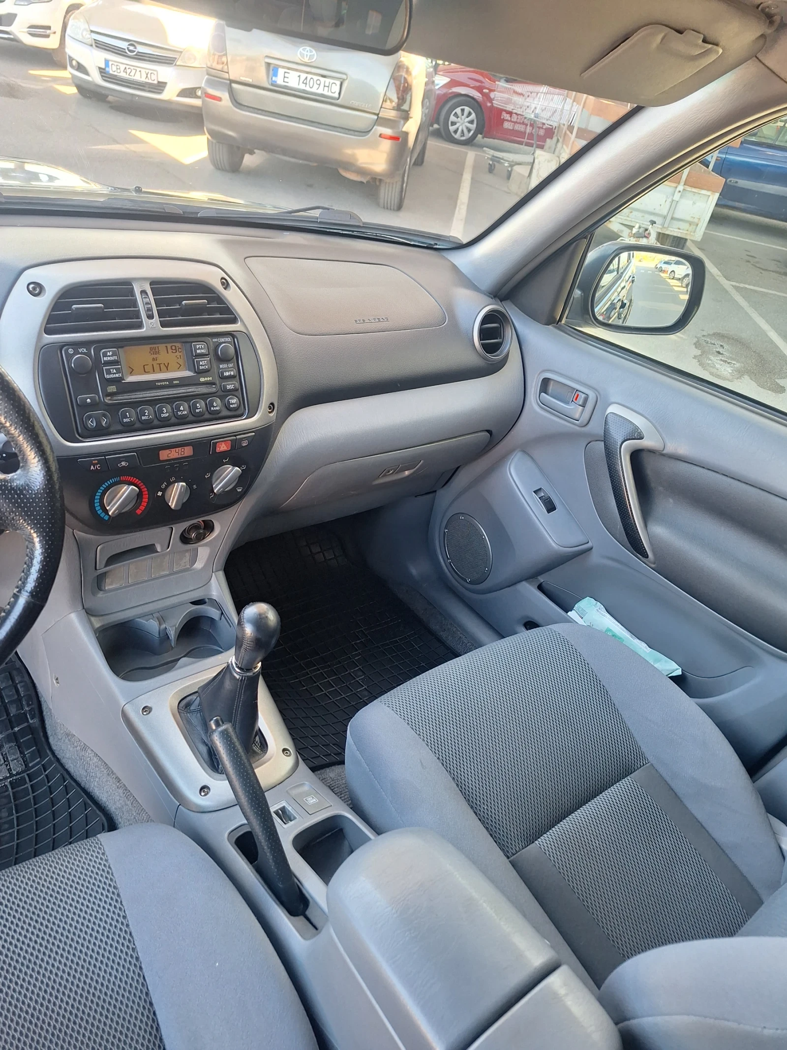 Toyota Rav4 2.0 116hp, снимка 10 - Автомобили и джипове - 56070874