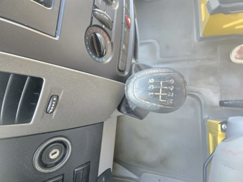 VW Crafter, снимка 5 - Бусове и автобуси - 51864808