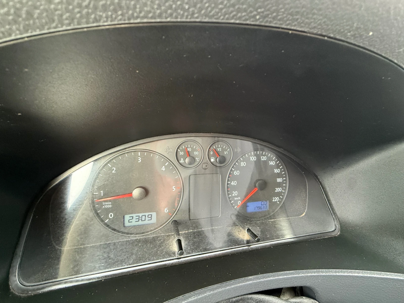 VW T5 2.5TDI ТОВАРОПЪТНИЧЕСКИ, снимка 15 - Бусове и автобуси - 53724967