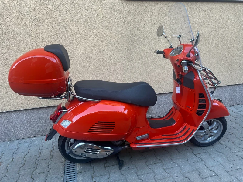 Vespa GTS 300, Швейцария, снимка 3 - Мотоциклети и мототехника - 50892031