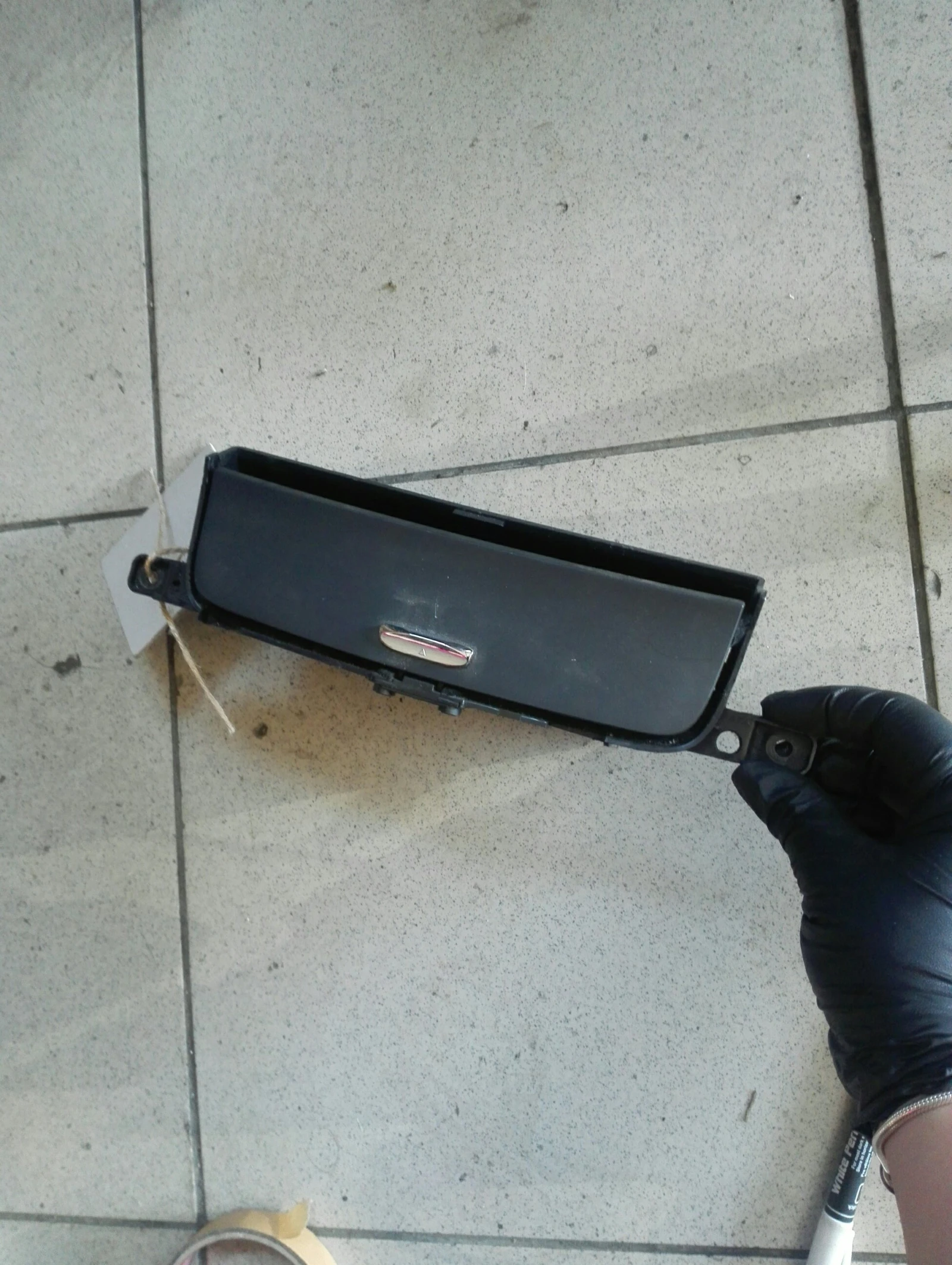 Жабка (на централна конзола) Киа Карнивал