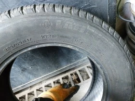 Гуми Зимни 225/65R17, снимка 8