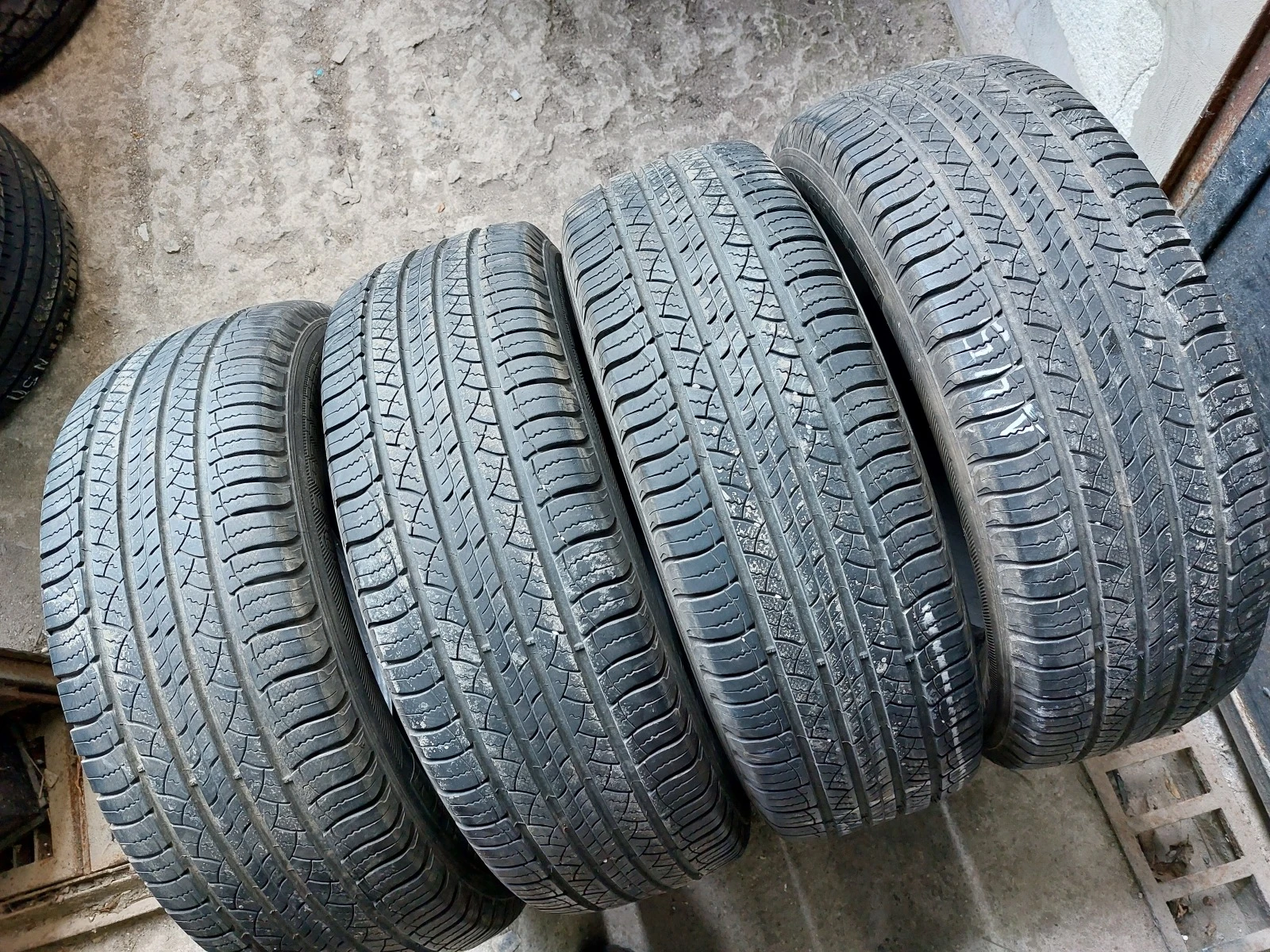 ���� 225/65R17 | Mobile.bg � ����������� 2
