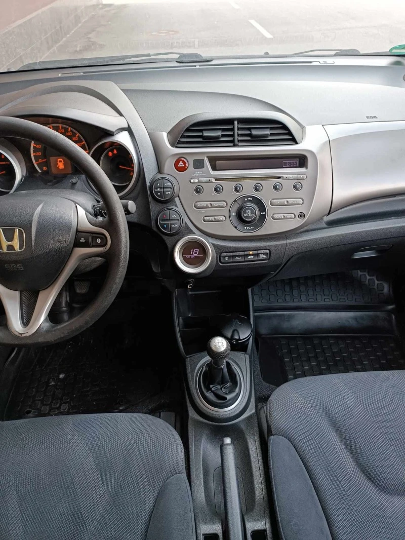 Honda Jazz 1.3 бензин, снимка 10 - Автомобили и джипове - 45878829