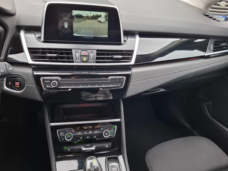 BMW 2 Gran Tourer 218 xDrive NAVI KAMERA AVTOMAT, снимка 11 - Автомобили и джипове - 47979244