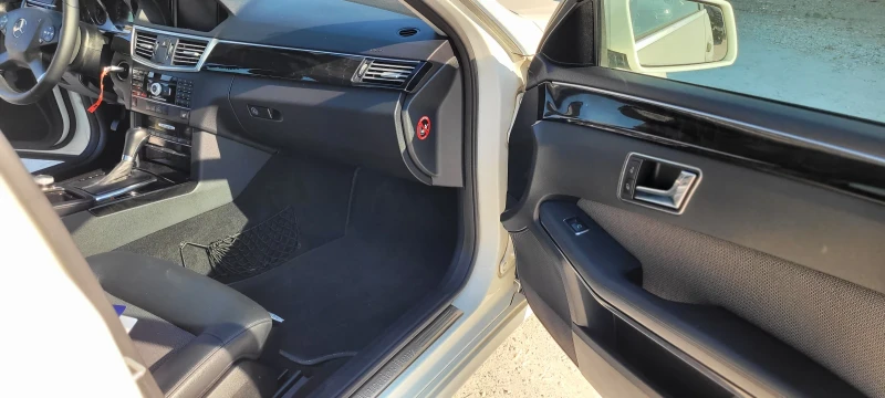 Mercedes-Benz E 220, снимка 13 - Автомобили и джипове - 50958857