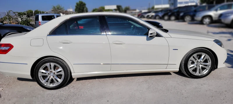 Mercedes-Benz E 220, снимка 4 - Автомобили и джипове - 50958857