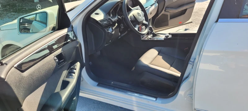 Mercedes-Benz E 220, снимка 9 - Автомобили и джипове - 50958857
