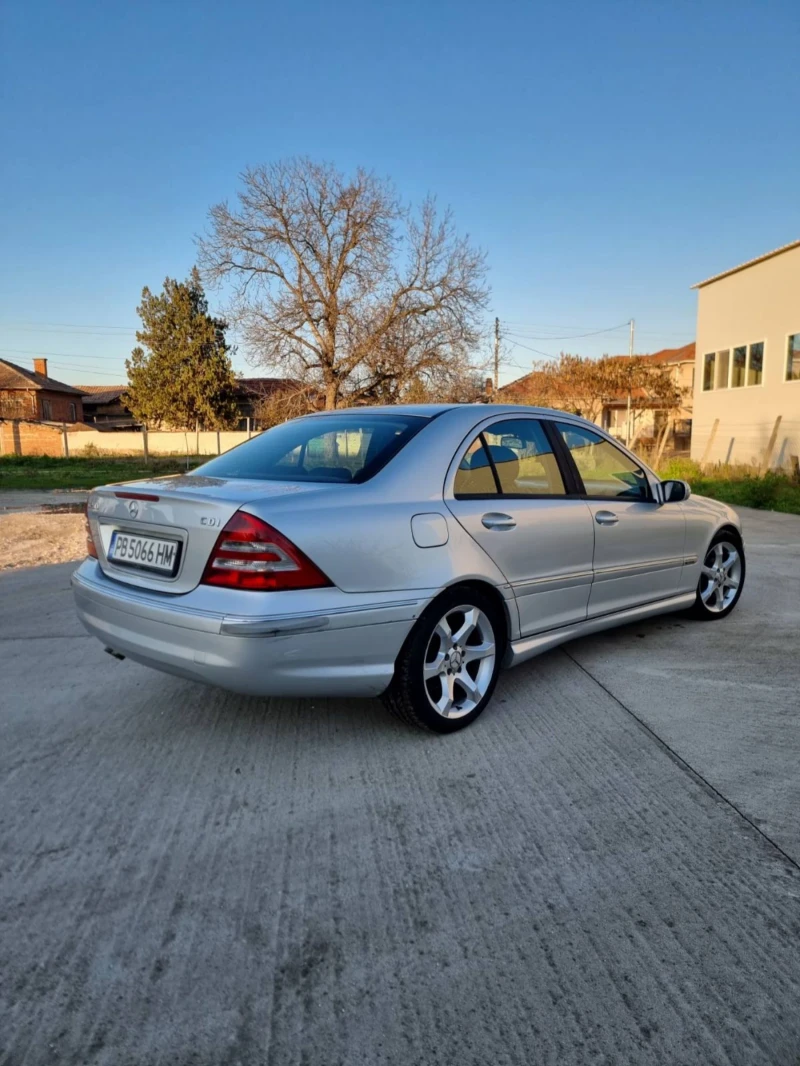 Mercedes-Benz C 200 200CDI, снимка 8 - Автомобили и джипове - 52740652