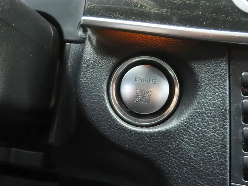 Mercedes-Benz E 300 Avantgarde - САМО 30% АВАНС, снимка 13 - Автомобили и джипове - 56002499