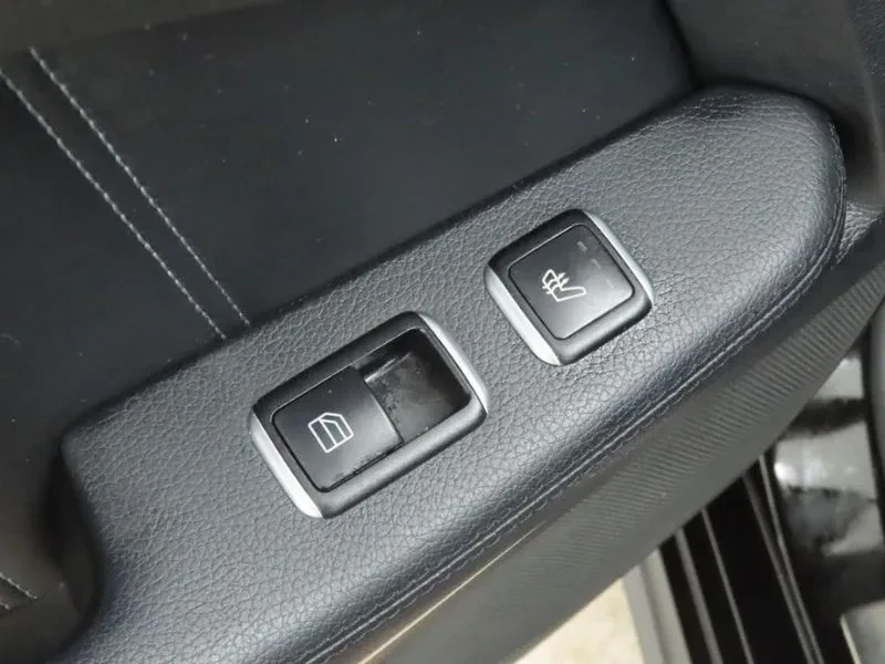 Mercedes-Benz E 300 Avantgarde - САМО 30% АВАНС, снимка 16 - Автомобили и джипове - 56002499