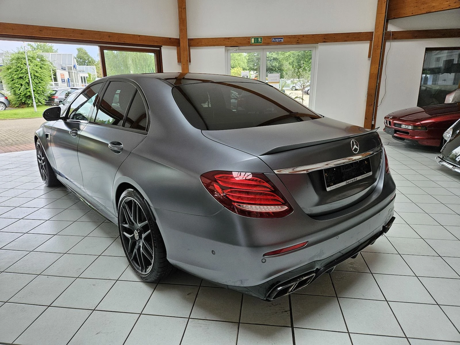 Mercedes-Benz E 63 AMG 63S 4M Pano - изображение 3