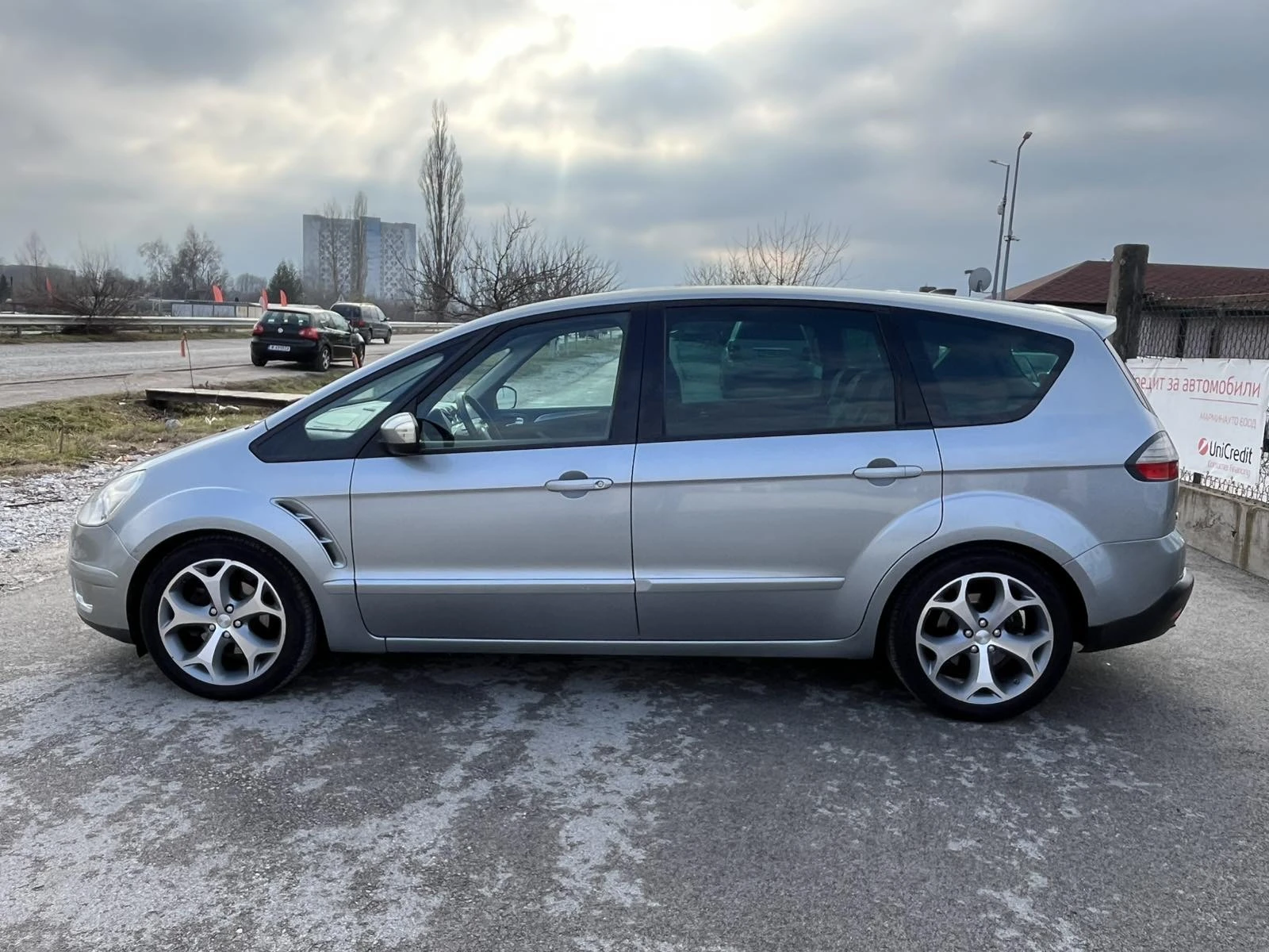 Ford S-Max 2.0TDI 140кс 6 СКОРОСТИ АВТОПИЛОТ ПАНОРАМА ВНОС ИТ - изображение 6