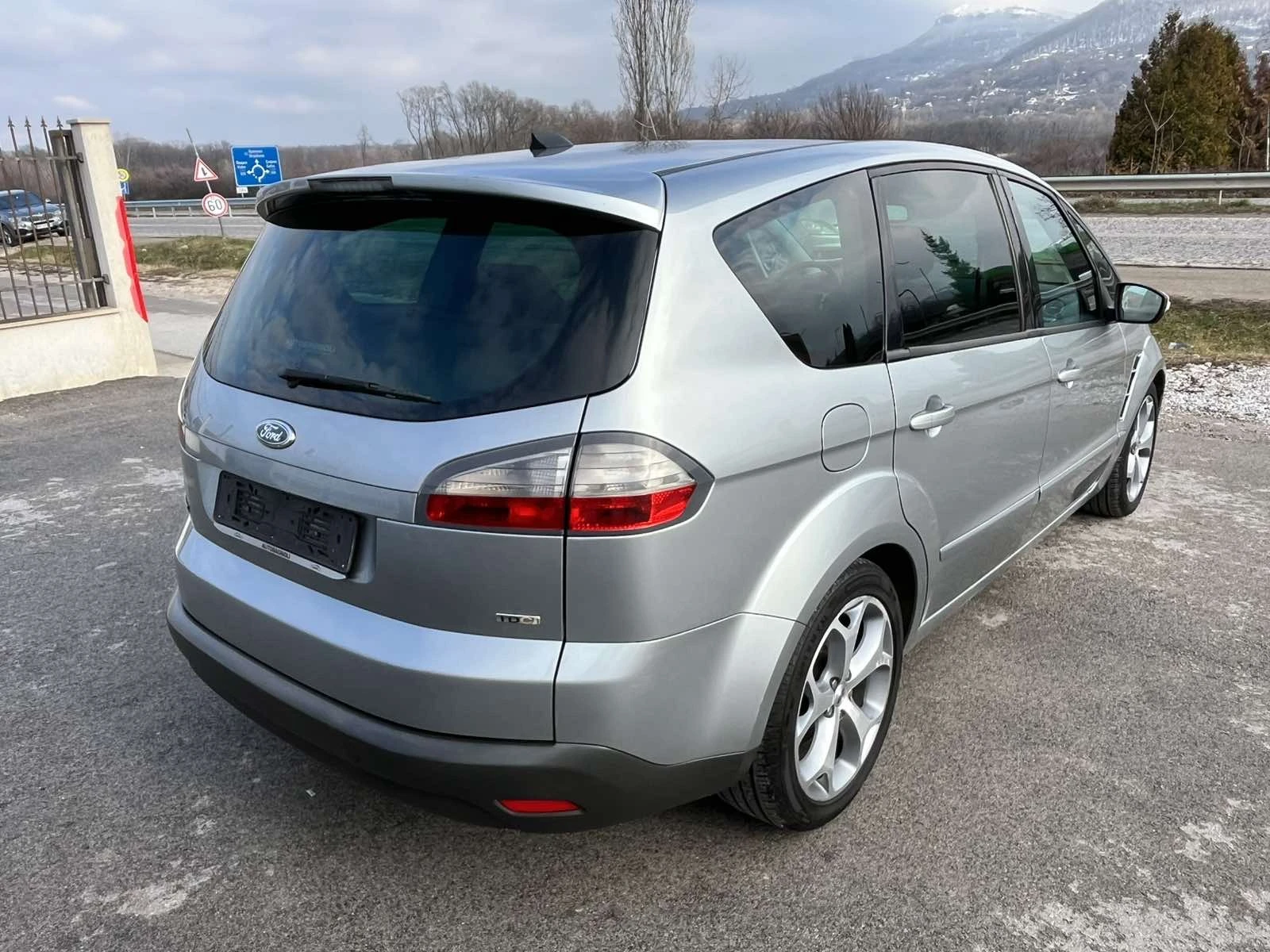 Ford S-Max 2.0TDI 140кс 6 СКОРОСТИ АВТОПИЛОТ ПАНОРАМА ВНОС ИТ - изображение 4