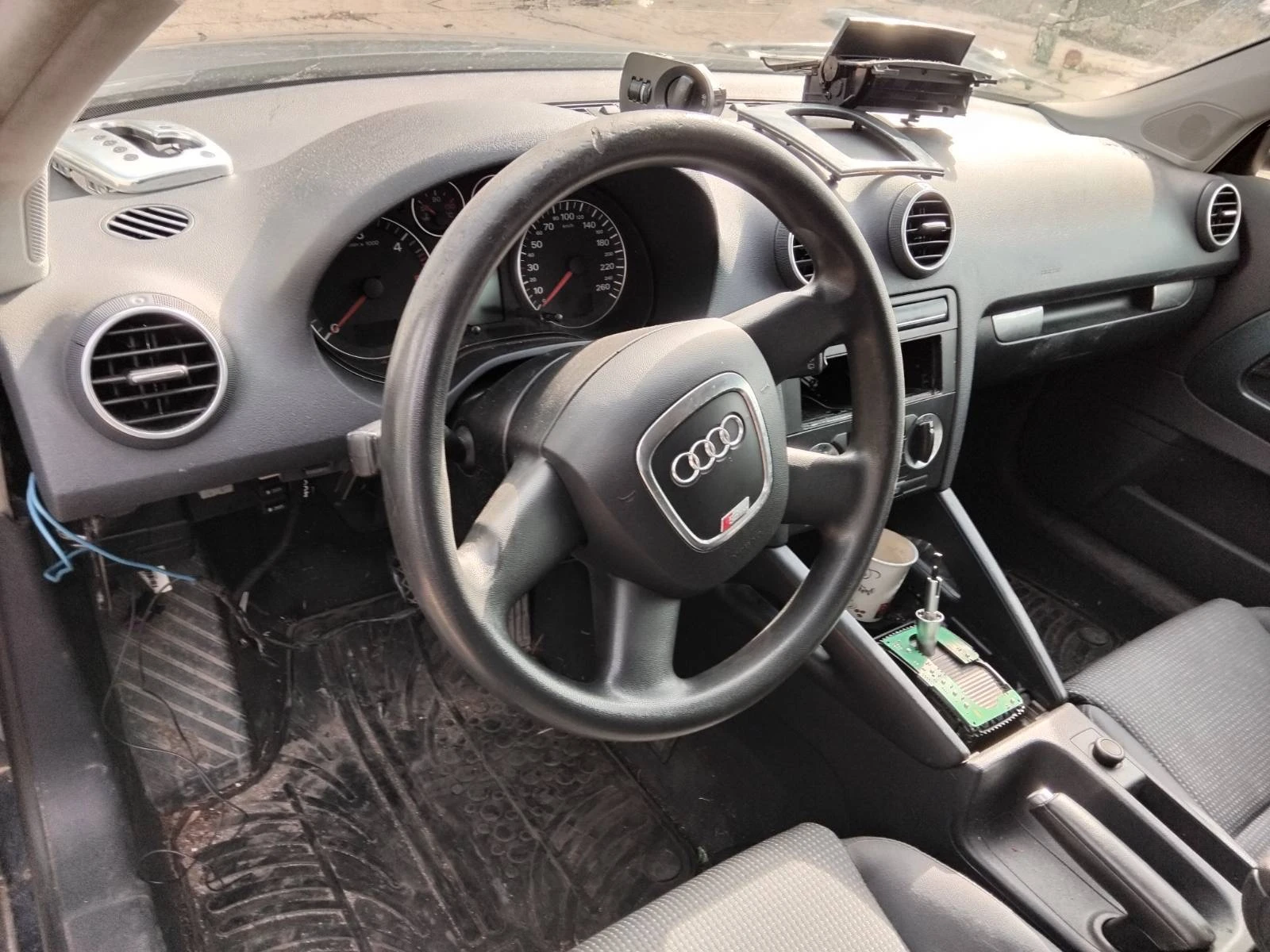 Audi A3 2.0 TDI BKD 140 КОНЯ DSG, снимка 15 - Автомобили и джипове - 53815099