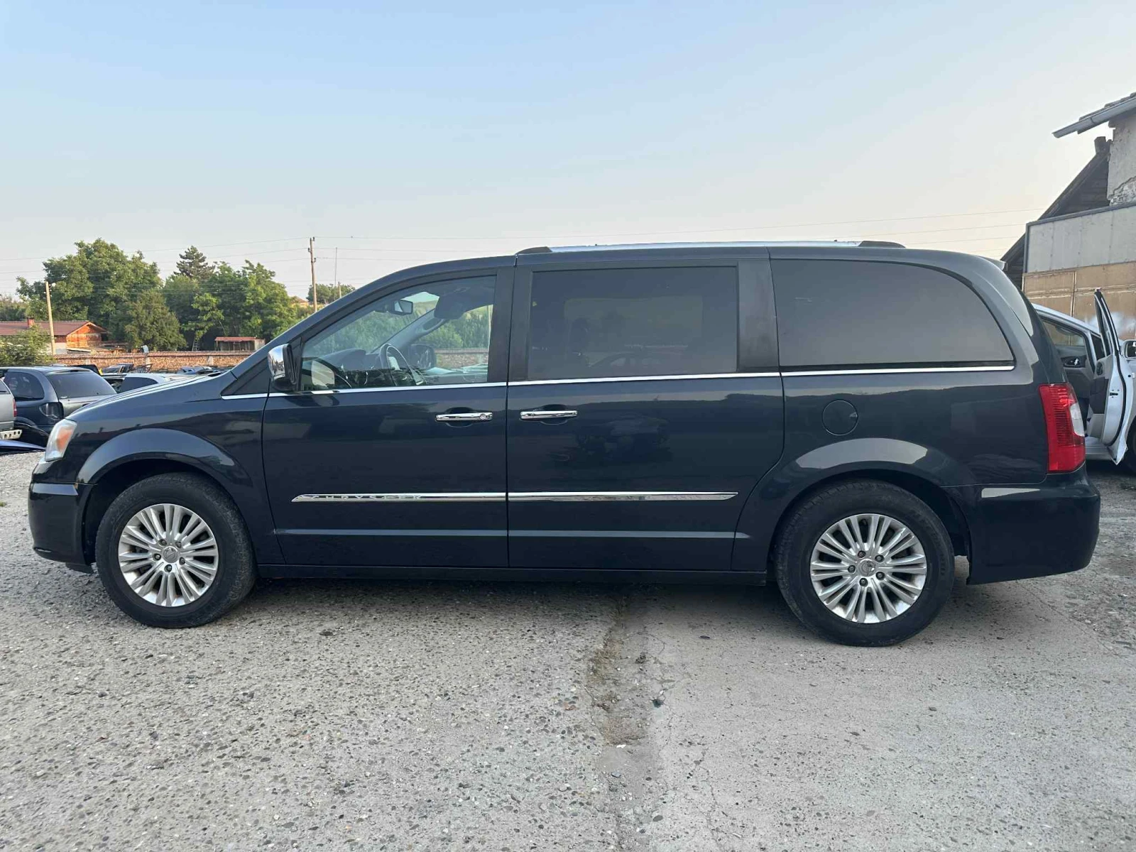 Chrysler Town and Country 3, 6 LIMITED - изображение 5