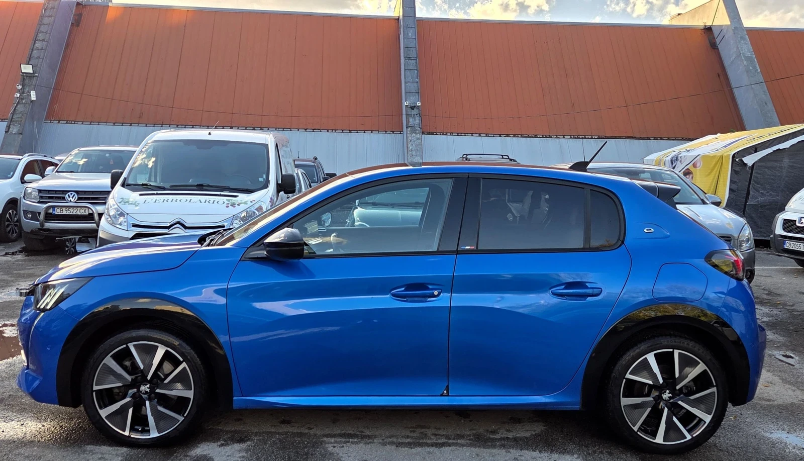 Peugeot 208 GT/Гаранционна/Full LED/Navi/KEY LESS - изображение 6