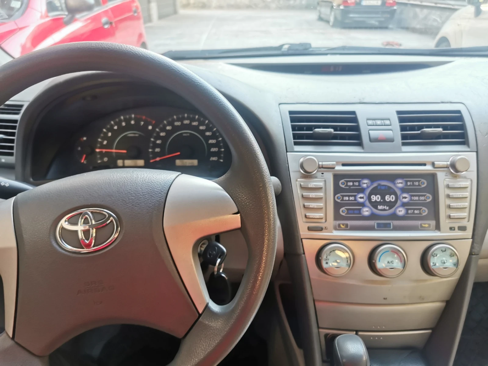 Toyota Camry, снимка 10 - Автомобили и джипове - 54116125