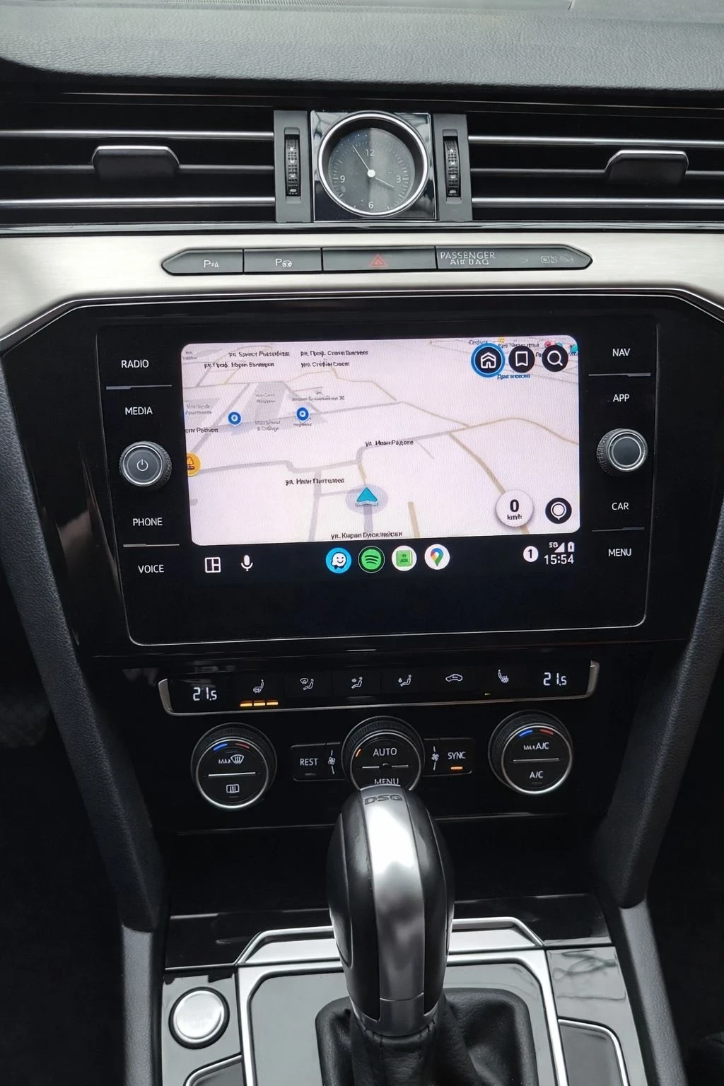 VW Passat 2.0 TDI R Line, снимка 11 - Автомобили и джипове - 54301607