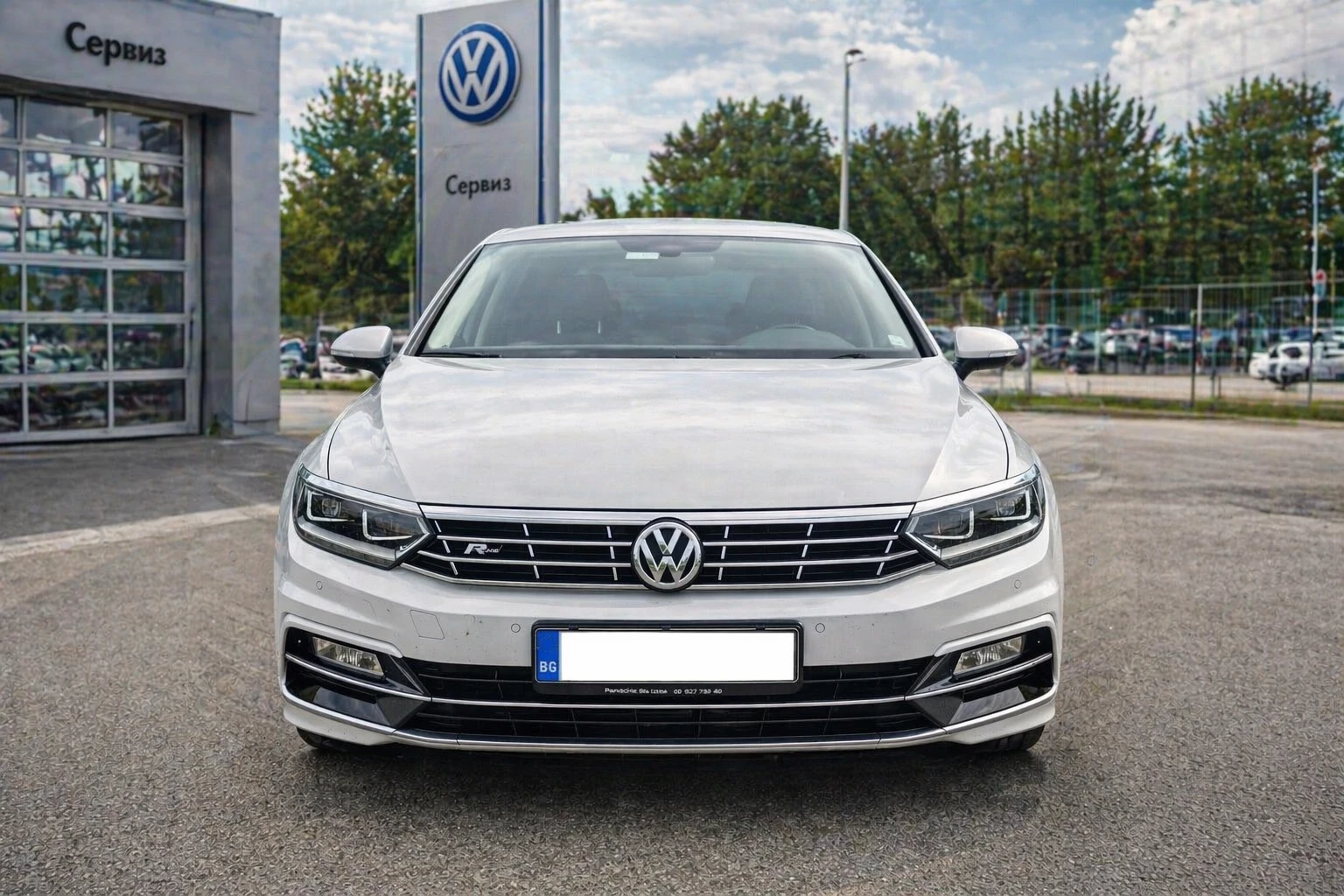 VW Passat 2.0 TDI R Line, снимка 2 - Автомобили и джипове - 54301607