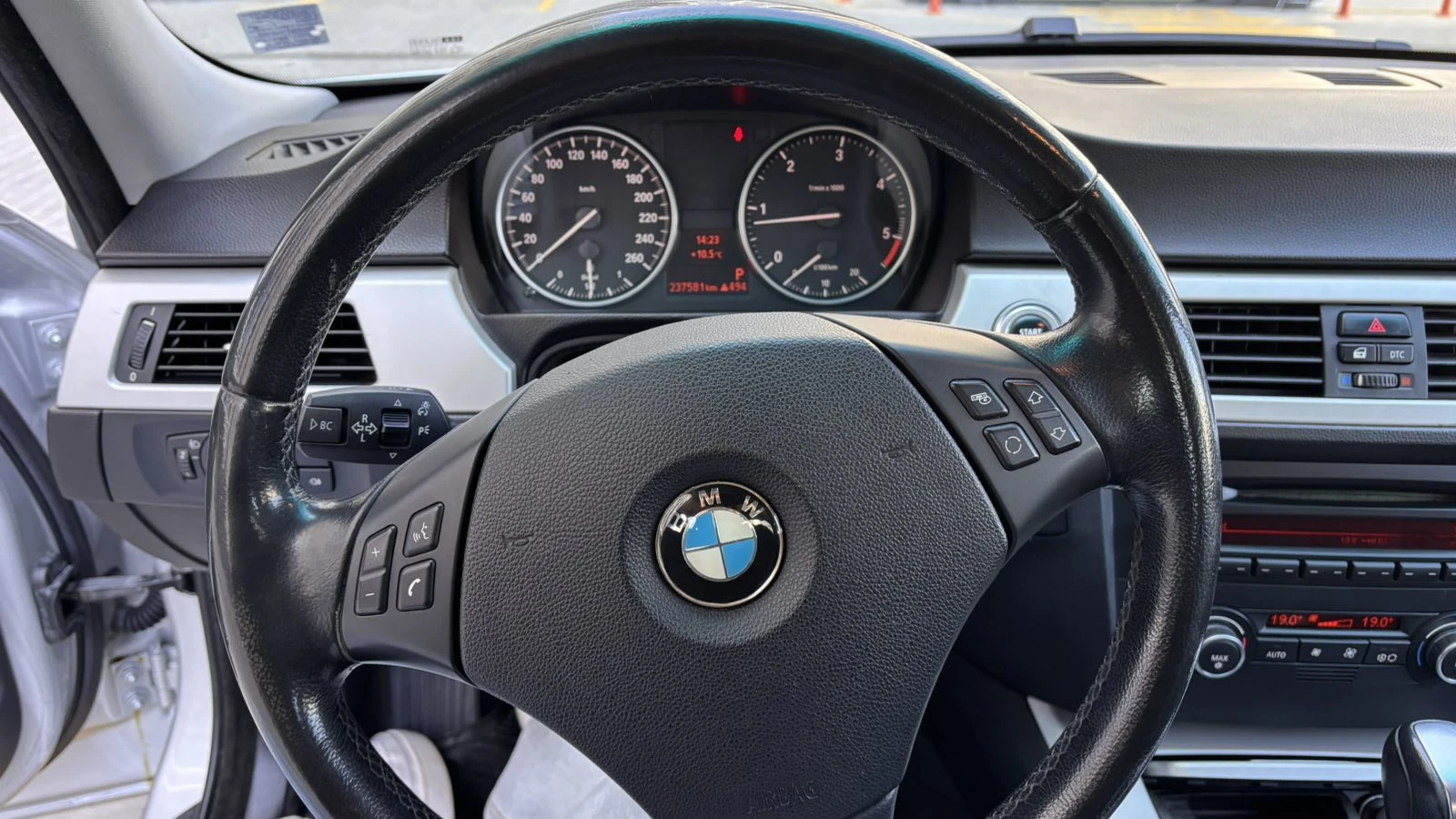 BMW 318, снимка 12 - Автомобили и джипове - 54335255