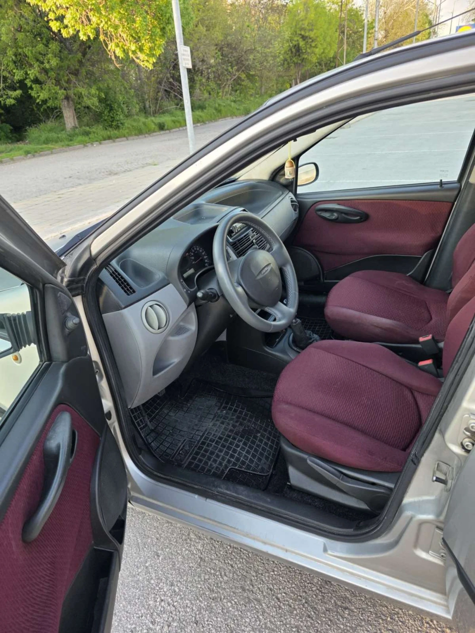 Fiat Punto 1.2, снимка 10 - Автомобили и джипове - 54383573