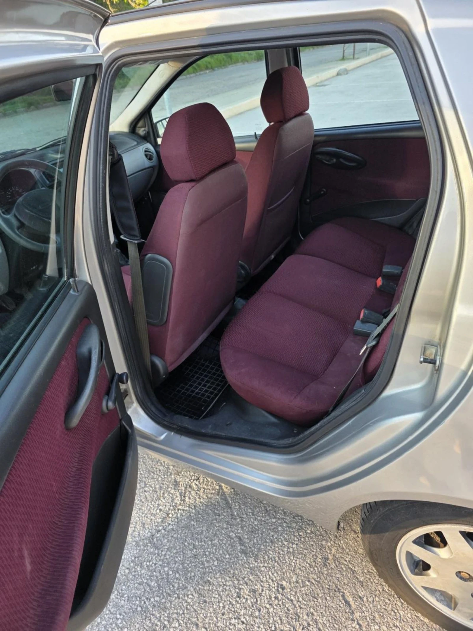 Fiat Punto 1.2, снимка 8 - Автомобили и джипове - 54383573