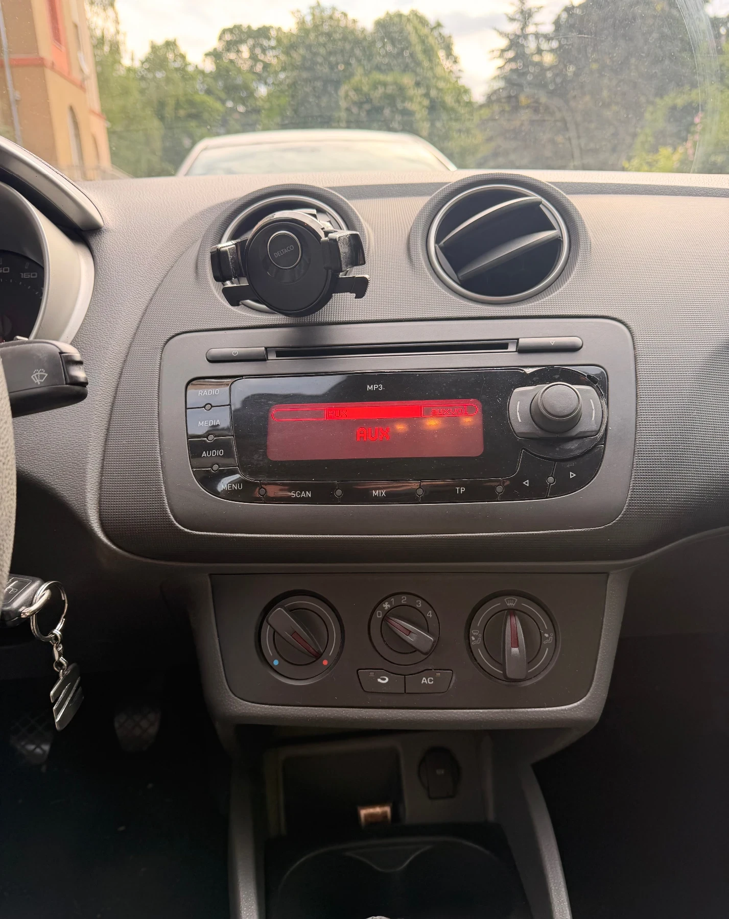 Seat Ibiza, снимка 10 - Автомобили и джипове - 54724490