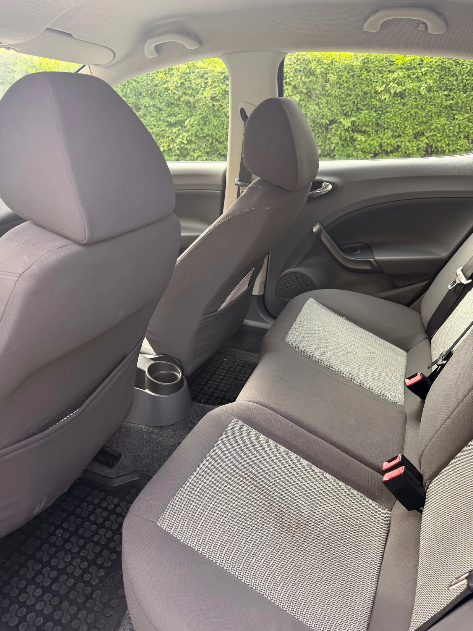 Seat Ibiza, снимка 11 - Автомобили и джипове - 54724490