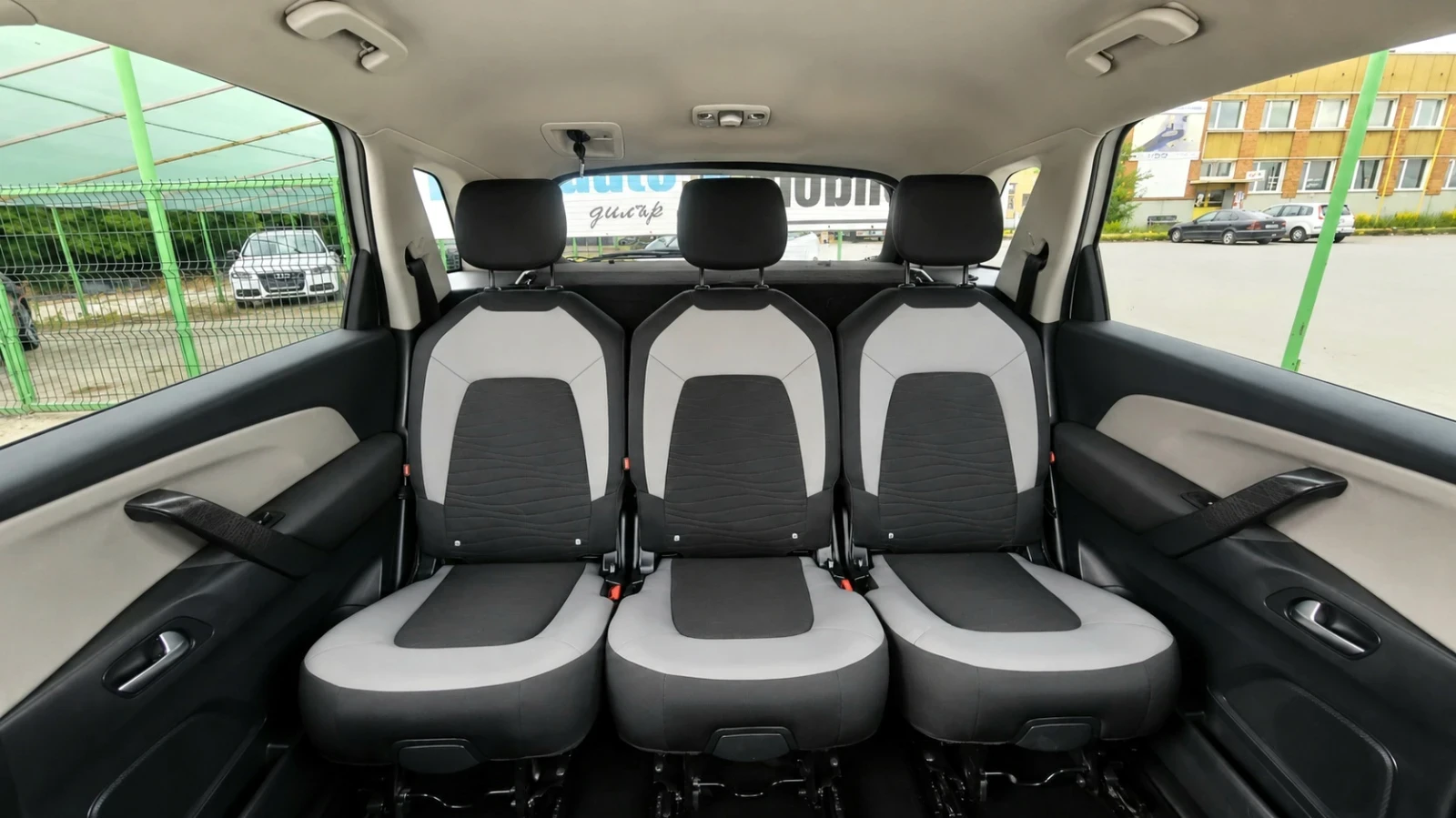 Citroen C4 Picasso 1.6HDi/120к./EURO 6/NAVi/КАМЕРА, снимка 10 - Автомобили и джипове - 55193862