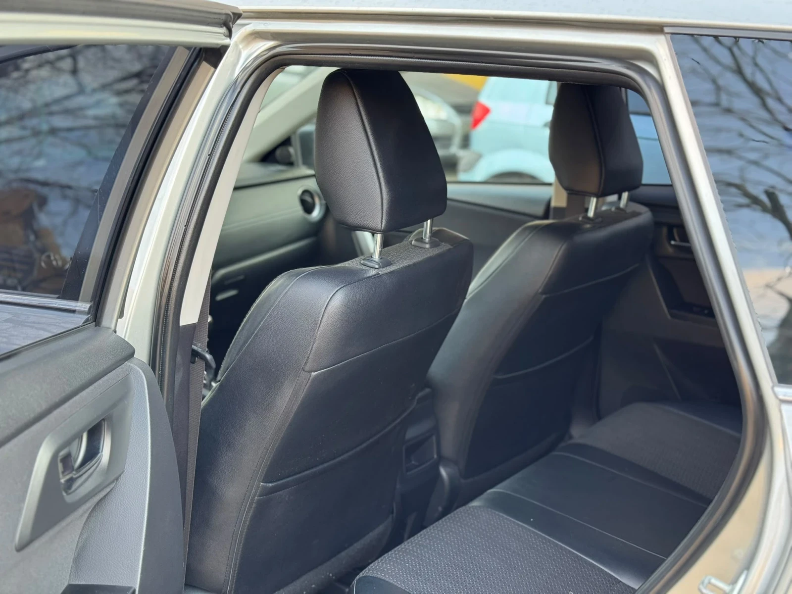 Toyota Auris | Mobile.bg � ����������� 11