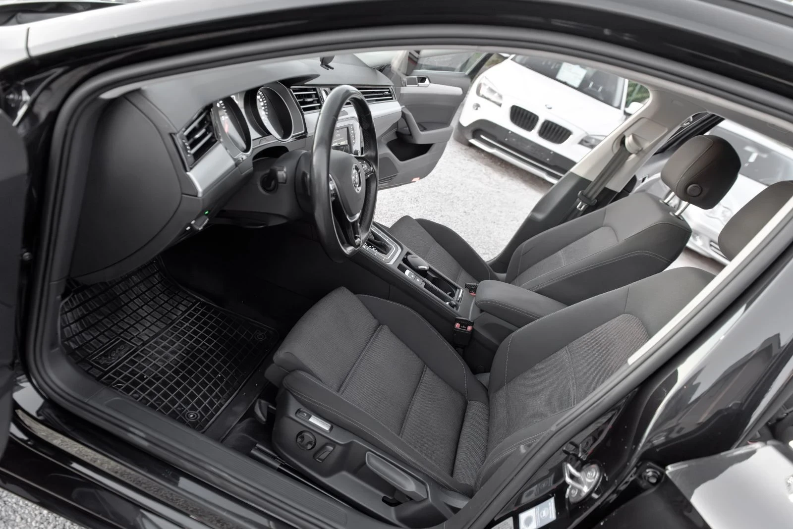 VW Passat 2.0 tdi 150 кс DSG 6 степенен напълно обслужен, снимка 9 - Автомобили и джипове - 56333675