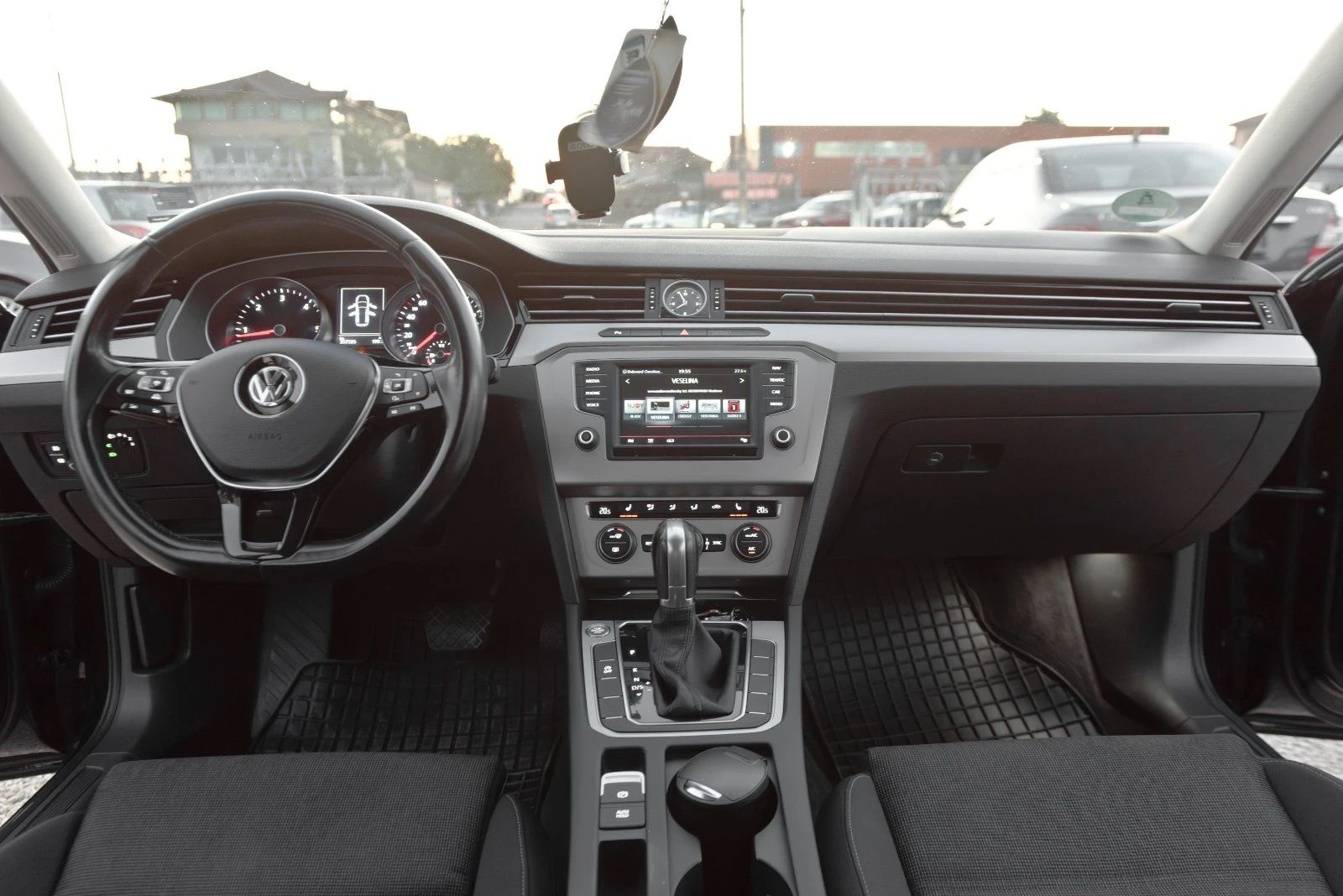 VW Passat 2.0 tdi 150 кс DSG 6 степенен напълно обслужен, снимка 14 - Автомобили и джипове - 56333675