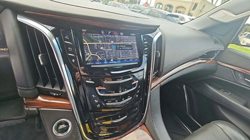 Cadillac Escalade Luxury 1SB, снимка 5 - Автомобили и джипове - 47146736