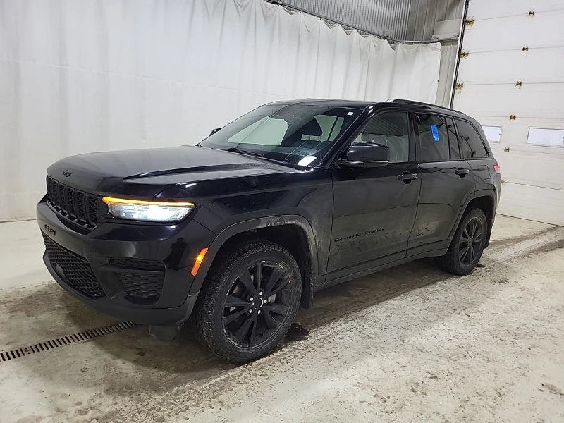 Jeep Grand cherokee * ALTITUDE* Aвтокредит* Пълна сервизна история, снимка 3 - Автомобили и джипове - 53525395