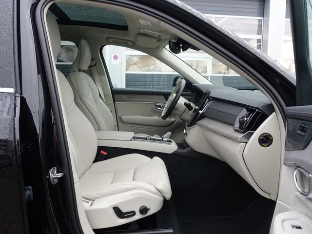 Volvo Xc90 NEW T8 AWD Plus FourC, снимка 12 - Автомобили и джипове - 53101749