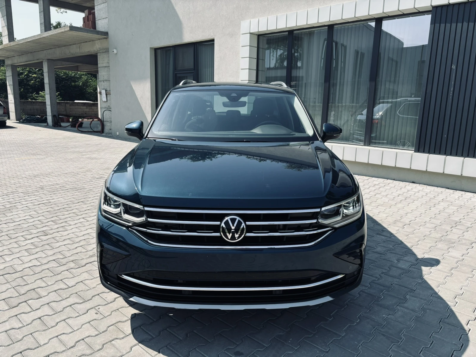 VW Tiguan ELEGANCE 4MOTION - изображение 2