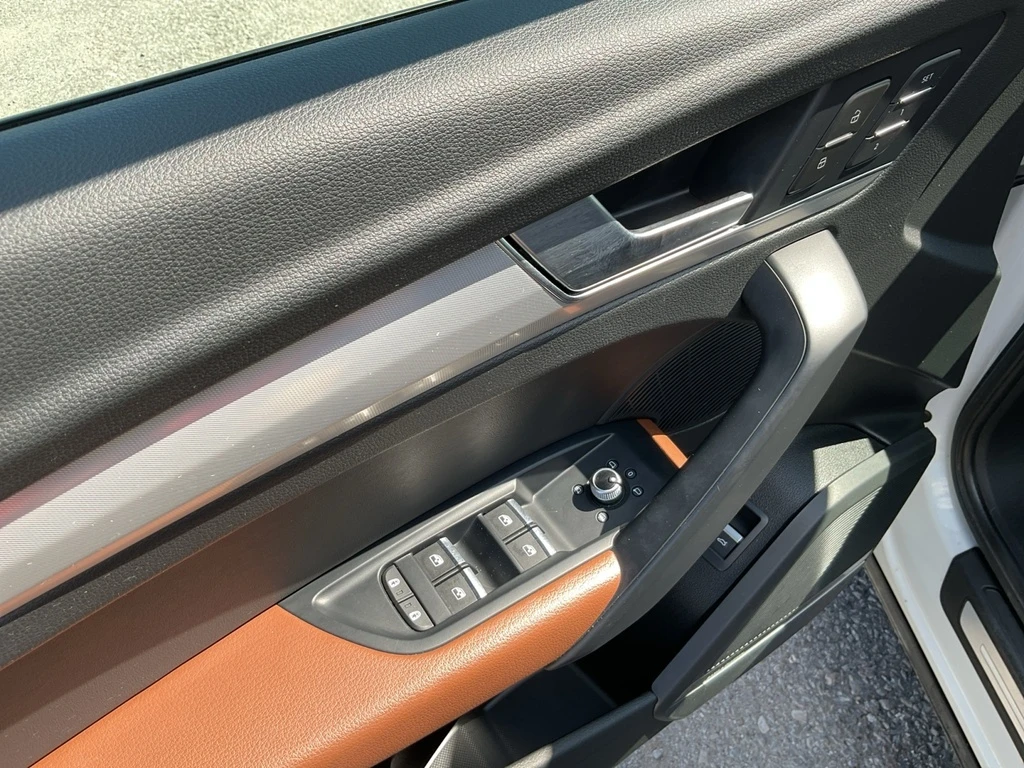 Audi Q5 * 2.0T Technik! One Owner Off Lease! Fully Certifi | Mobile.bg   11